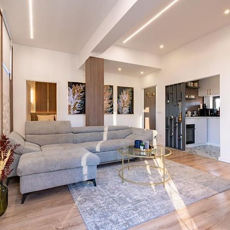 Apartamento Golden View - Breathtaking Location In Bucarest Exterior foto
