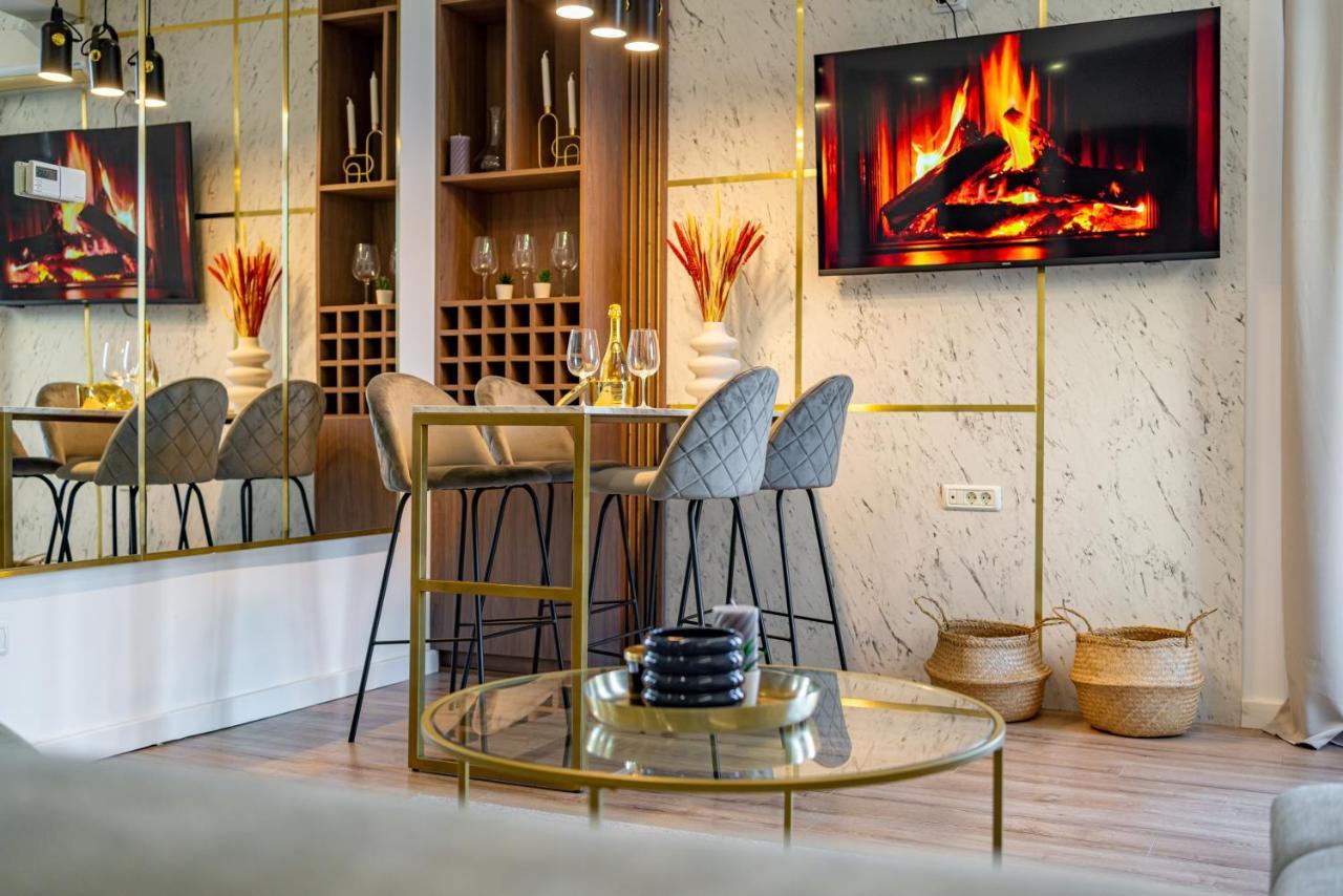 Apartamento Golden View - Breathtaking Location In Bucarest Exterior foto